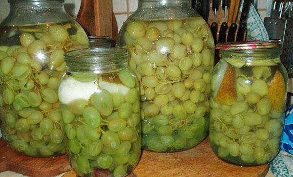 гроздови компоти