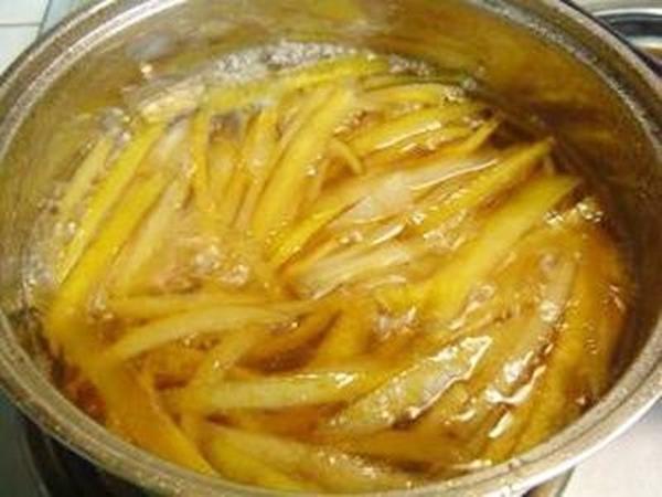 Кухајте празнине у сирупу
