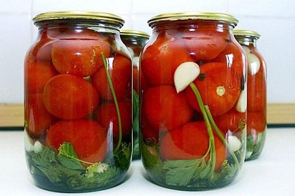 пикантни домати