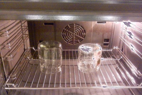 latas no forno