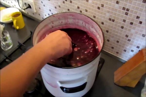 полу слатко у лонцу