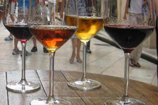 verschiedene Weine