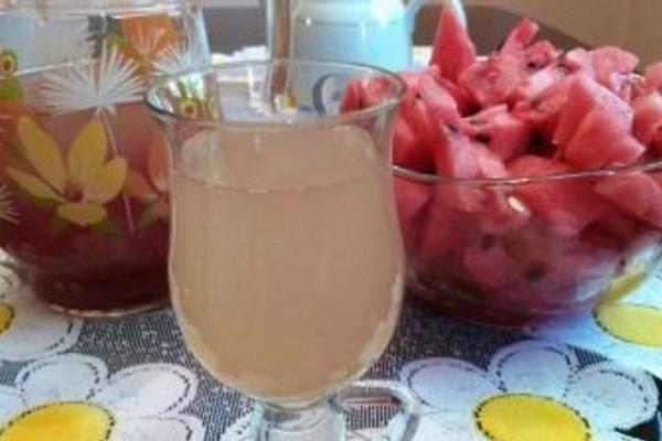  Wassermelonenwein