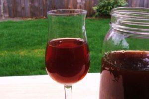 5 einfache Rezepte für die Zubereitung von Yoshta-Wein zu Hause
