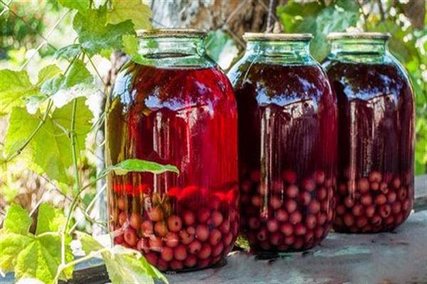 компот у стакленкама